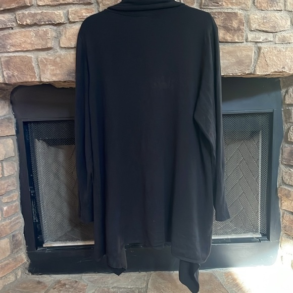 Black high low cardigan. Size 18/20 W. - Picture 2 of 9